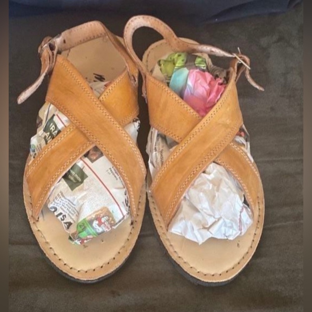 NWOT. Artisanal mens huaraches/ sandals